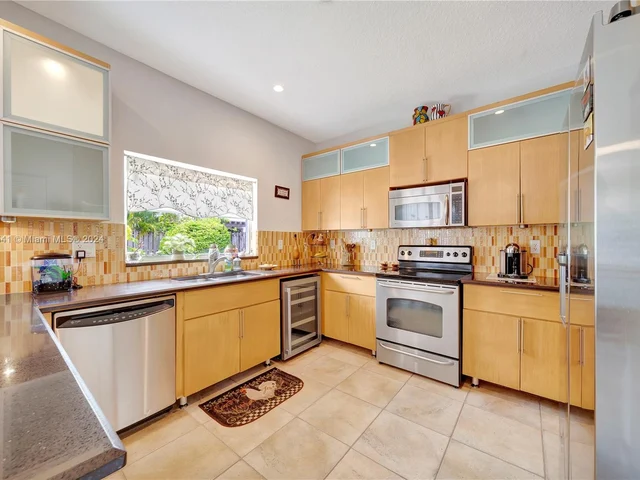 9771 NW 29th St, Doral FL 33172