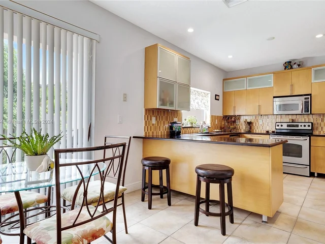 9771 NW 29th St, Doral FL 33172