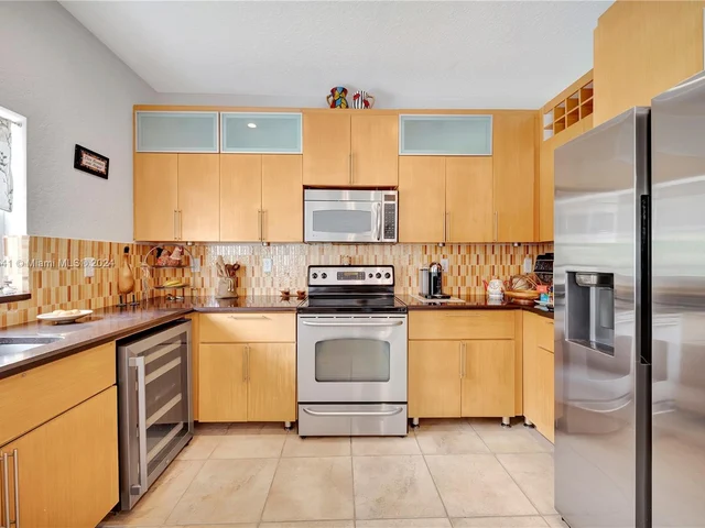 9771 NW 29th St, Doral FL 33172