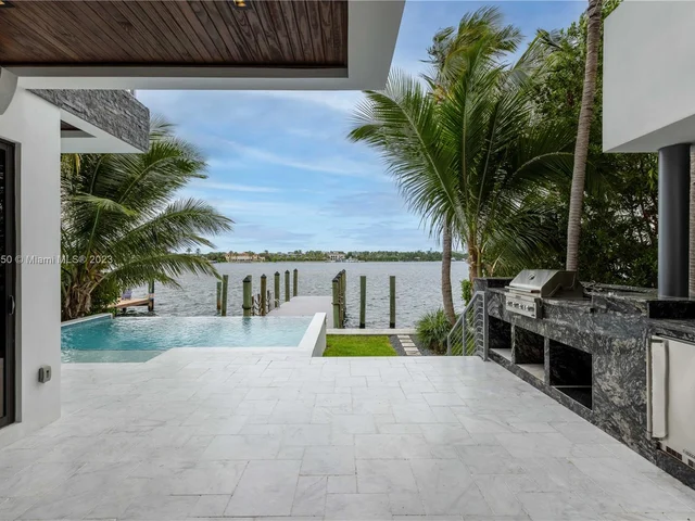 1311 Stillwater Dr # 1311, Miami Beach FL 33141