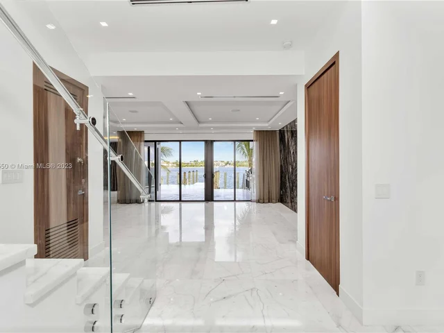 1311 Stillwater Dr # 1311, Miami Beach FL 33141