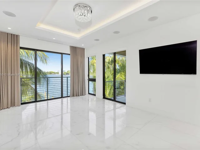 1311 Stillwater Dr # 1311, Miami Beach FL 33141