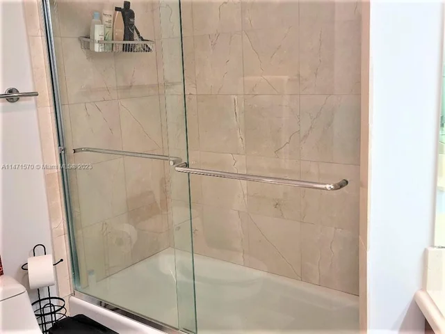 4925 Collins Ave # 2D, Miami Beach FL 33140