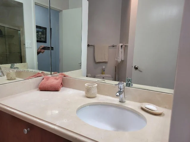 4925 Collins Ave # 2D, Miami Beach FL 33140