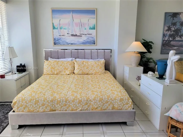 4925 Collins Ave # 2D, Miami Beach FL 33140