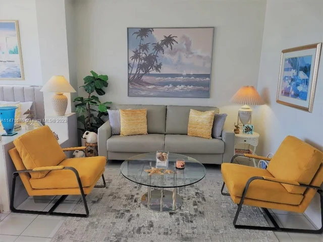 4925 Collins Ave # 2D, Miami Beach FL 33140