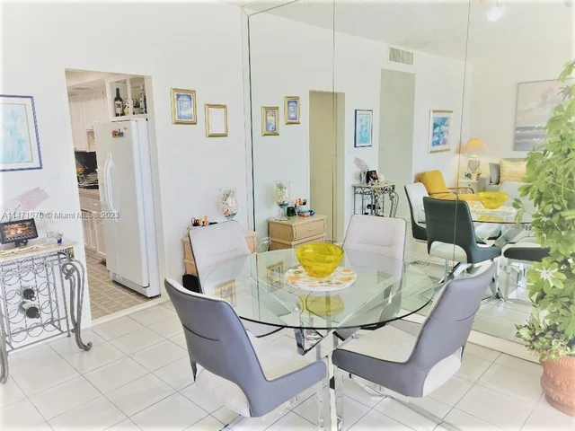 4925 Collins Ave # 2D, Miami Beach FL 33140