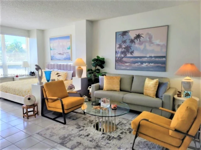 4925 Collins Ave # 2D, Miami Beach FL 33140