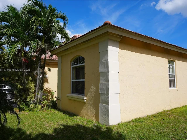 2297 SW 130th Ter, Miramar FL 33027