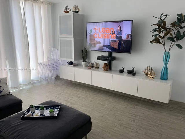 5401 Collins Ave # 145, Miami Beach FL 33140