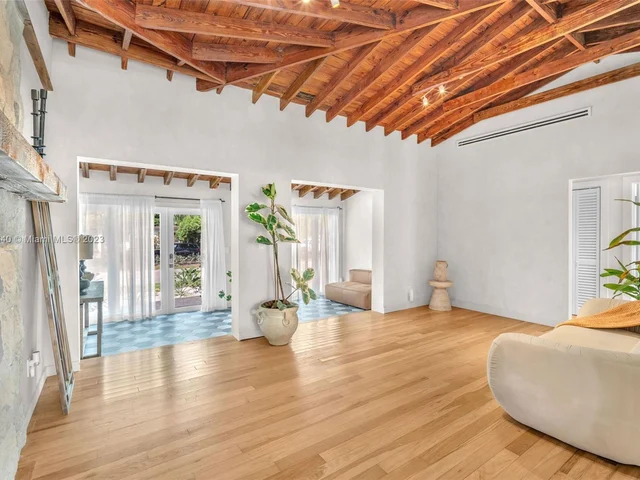 604 SW 11th Ct, Fort Lauderdale FL 33315