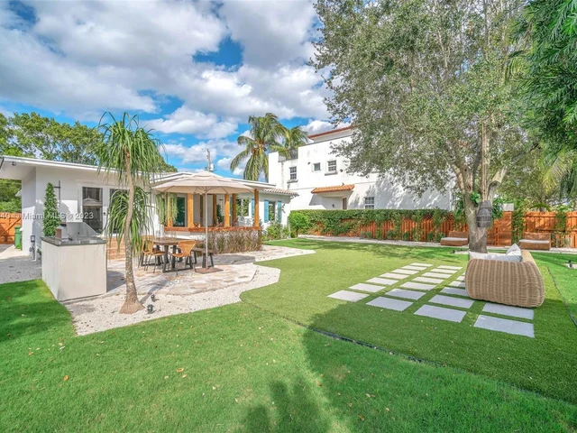 604 SW 11th Ct, Fort Lauderdale FL 33315