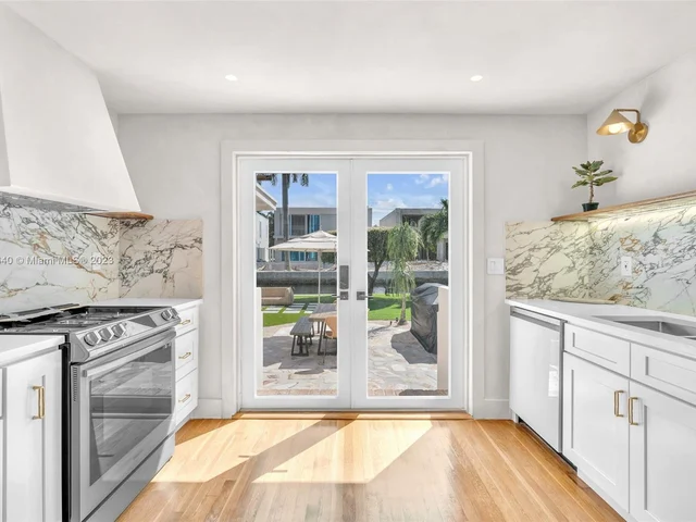 604 SW 11th Ct, Fort Lauderdale FL 33315