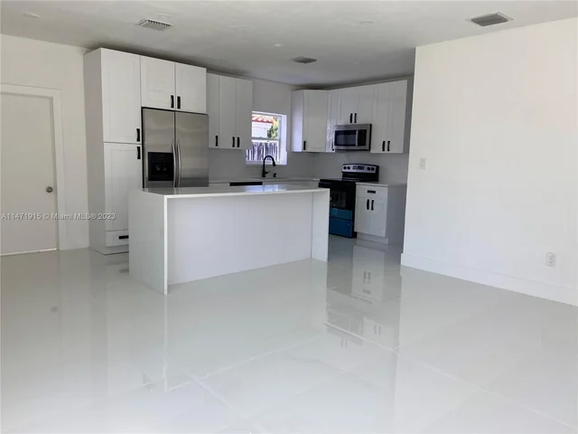 1471 NE 182nd St, North Miami Beach FL 33162
