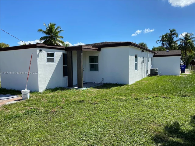 1471 NE 182nd St, North Miami Beach FL 33162