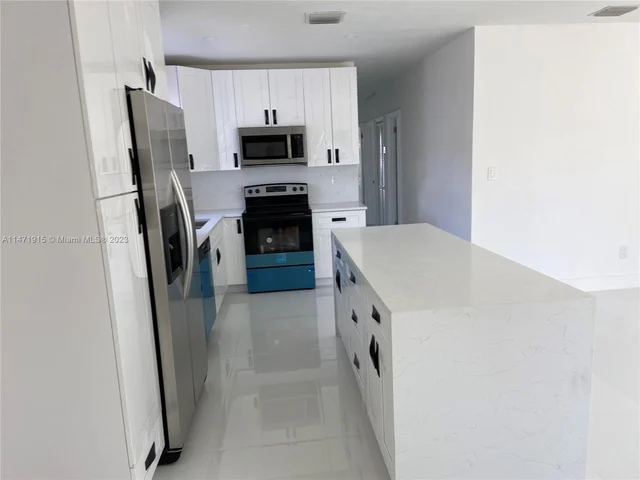 1471 NE 182nd St, North Miami Beach FL 33162
