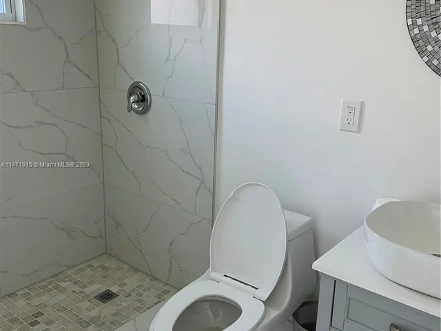 1471 NE 182nd St, North Miami Beach FL 33162