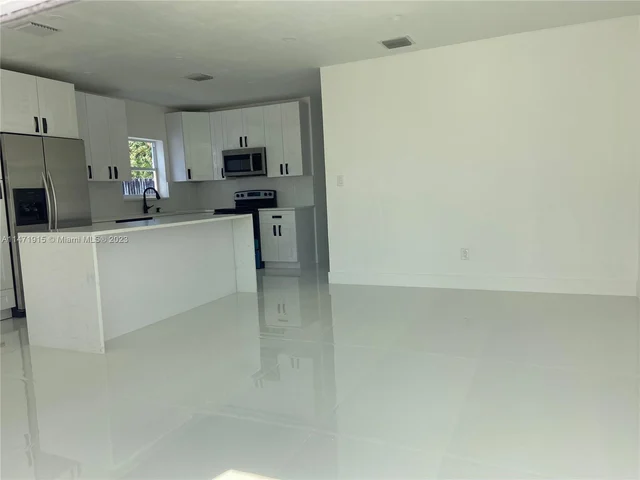 1471 NE 182nd St, North Miami Beach FL 33162