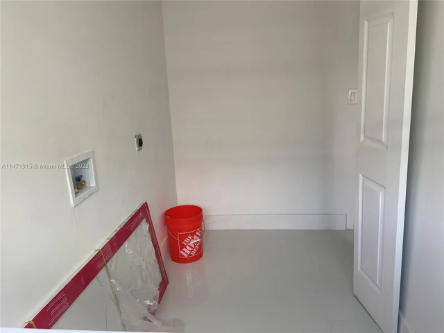 1471 NE 182nd St, North Miami Beach FL 33162