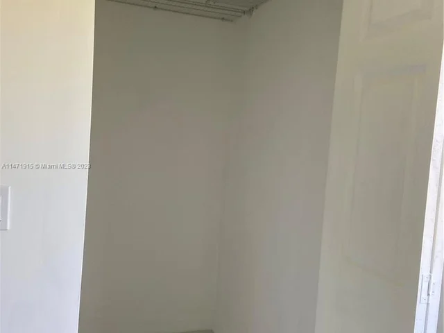 1471 NE 182nd St, North Miami Beach FL 33162