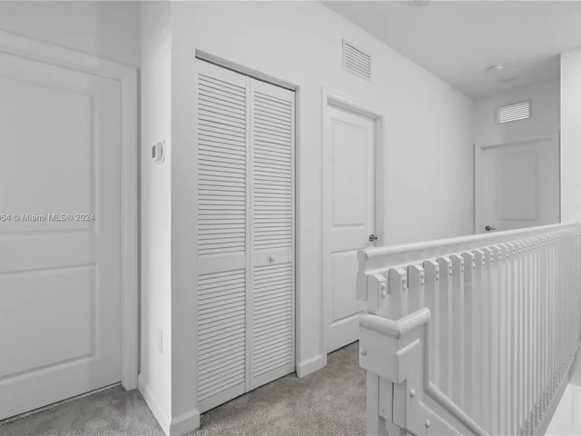 957 NE 211th St, Miami FL 33179