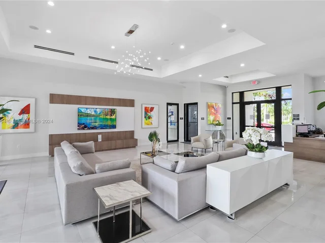 957 NE 211th St, Miami FL 33179