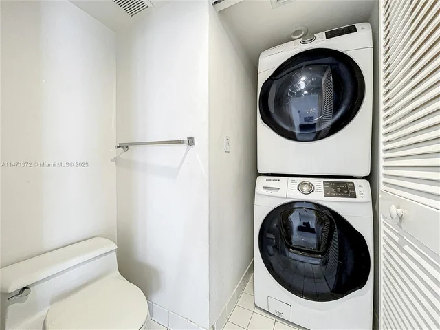 6767 Collins Ave # 1503, Miami Beach FL 33141