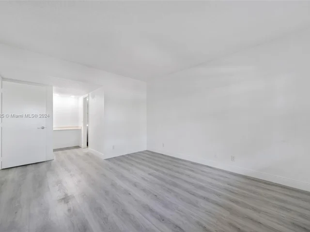 4030 W Palm Aire Dr # 104, Pompano Beach FL 33069