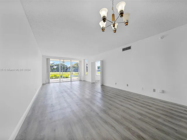 4030 W Palm Aire Dr # 104, Pompano Beach FL 33069