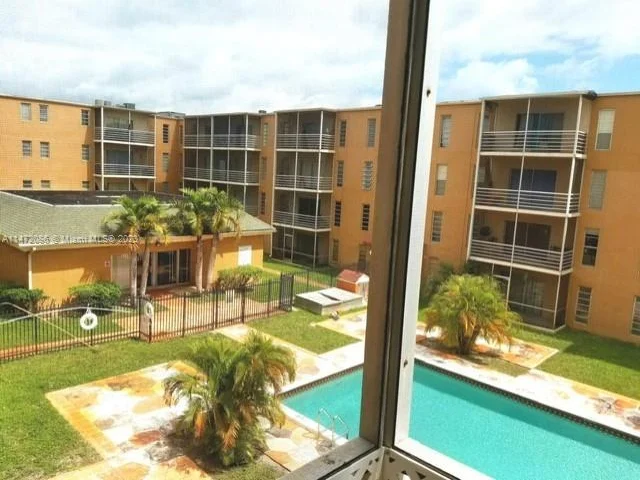 4848 NW 24th Ct # 433, Lauderdale Lakes FL 33313