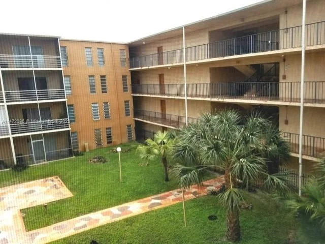 4848 NW 24th Ct # 433, Lauderdale Lakes FL 33313