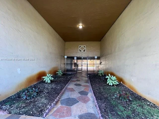 4848 NW 24th Ct # 433, Lauderdale Lakes FL 33313