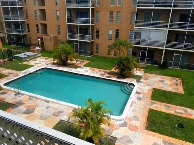 4848 NW 24th Ct # 433, Lauderdale Lakes FL 33313