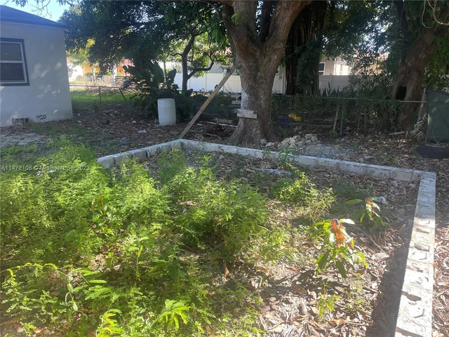 1778 NW 56th St, Miami FL 33142