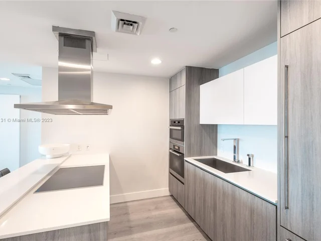 360 Ocean Dr # 904S, Key Biscayne FL 33149