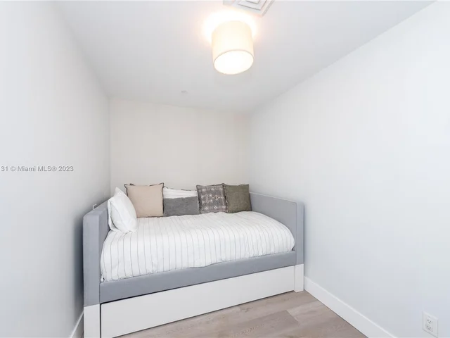 360 Ocean Dr # 904S, Key Biscayne FL 33149