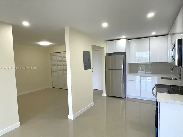 16851 NE 23rd Ave # 521, North Miami Beach FL 33160
