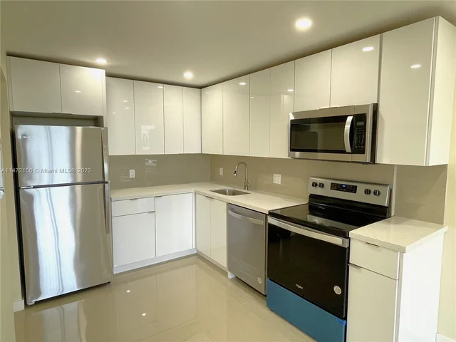 16851 NE 23rd Ave # 521, North Miami Beach FL 33160