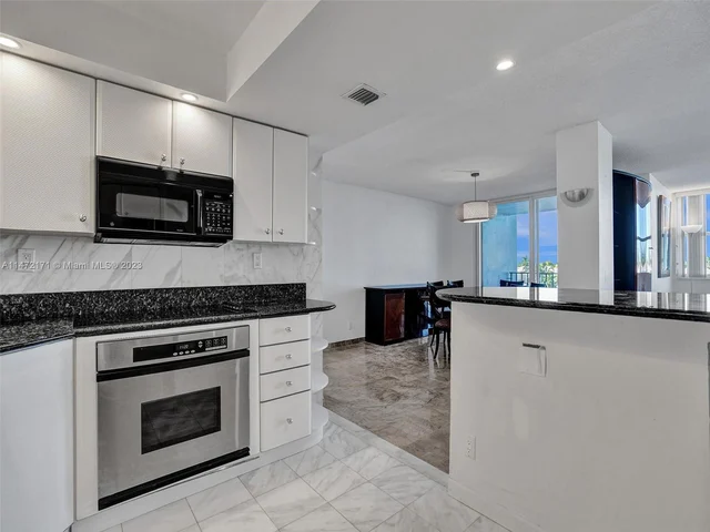 1400 S Ocean Dr # 406, Hollywood FL 33019