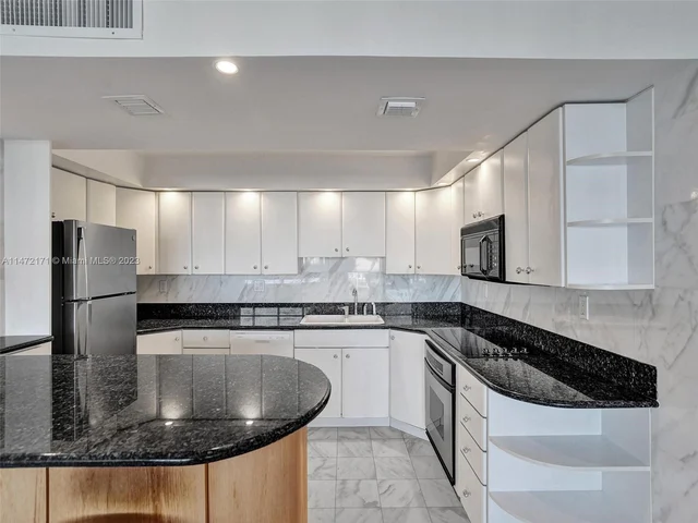 1400 S Ocean Dr # 406, Hollywood FL 33019