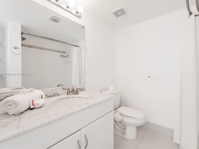 1200 Brickell Bay Dr. #2315, Miami FL 33131