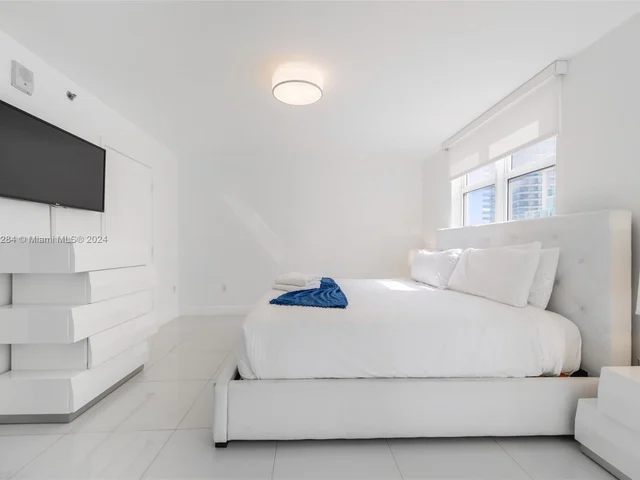 1200 Brickell Bay Dr. #2315, Miami FL 33131