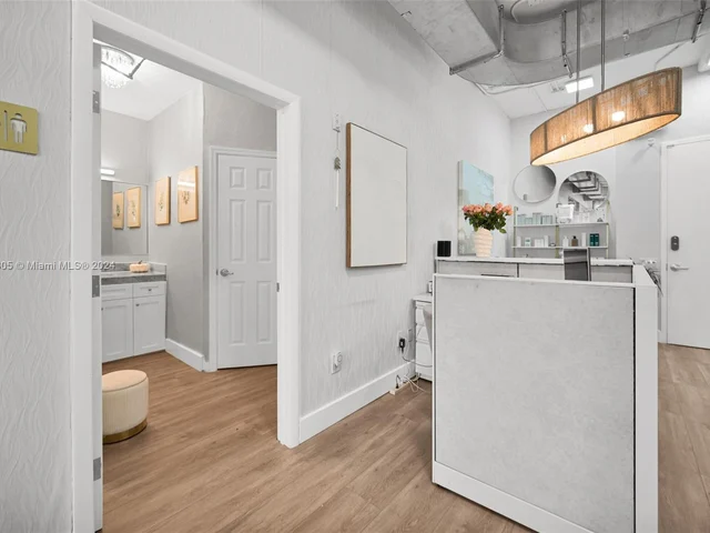 1560 Lenox Ave # 304, Miami Beach FL 33139