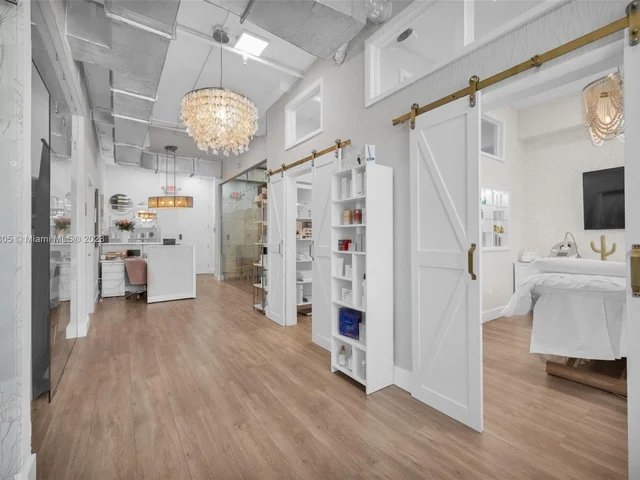 1560 Lenox Ave # 304, Miami Beach FL 33139