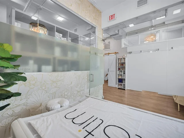 1560 Lenox Ave # 304, Miami Beach FL 33139