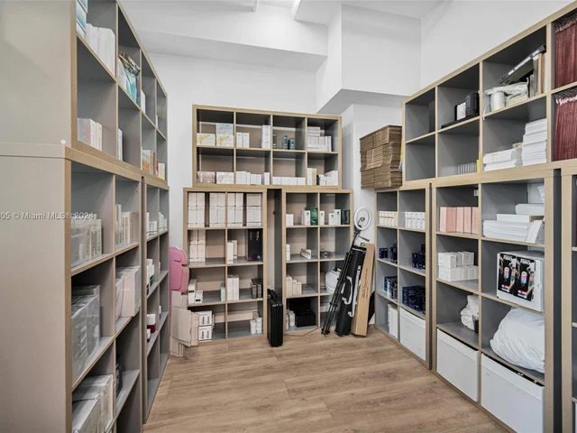 1560 Lenox Ave # 304, Miami Beach FL 33139