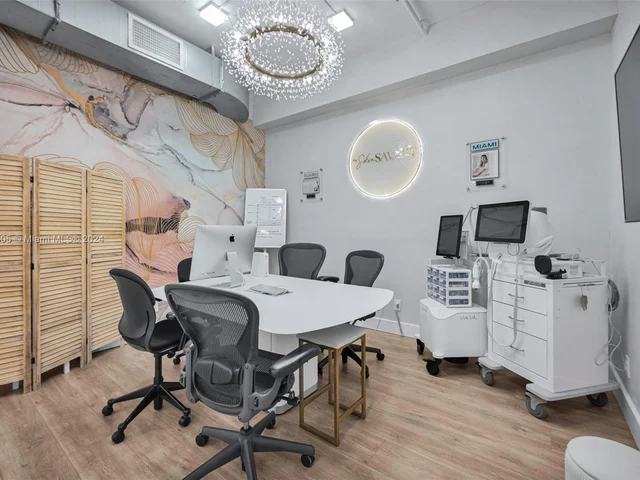 1560 Lenox Ave # 304, Miami Beach FL 33139