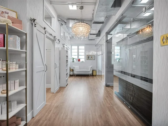 1560 Lenox Ave # 304, Miami Beach FL 33139