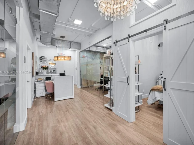 1560 Lenox Ave # 304, Miami Beach FL 33139