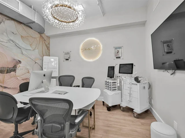 1560 Lenox Ave # 304, Miami Beach FL 33139